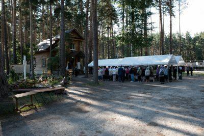 Митрополит Серафим совершил Литургию в храме святого победоносца и великомученика Георгия в Заречном