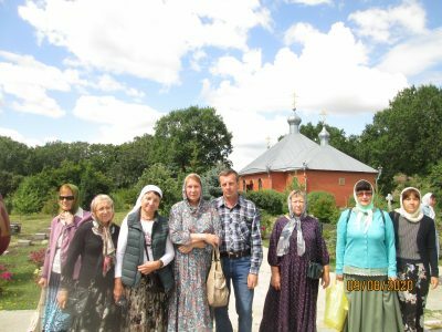Паломники посетили пещерный монастырь Казанской Алексиево-Сергиевской пустыни в Сазанье