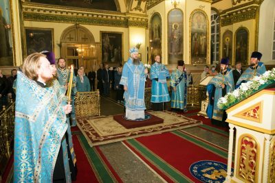 В канун Рождества Пресвятой Богородицы митрополит Серафим совершил всенощное бдение в Успенском кафедральном соборе
