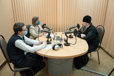 Гостем юбилейного выпуска радиопрограммы «Мир Православия» стал митрополит Серафим