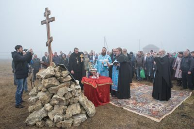 В Нижнеломовском Казанском монастыре освящено место под строительство собора