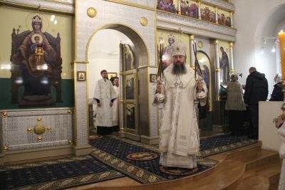 В канун Недели 30-й по Пятидесятнице митрополит Серафим совершил всенощное бдение в Спасо-Преображенском мужском монастыре