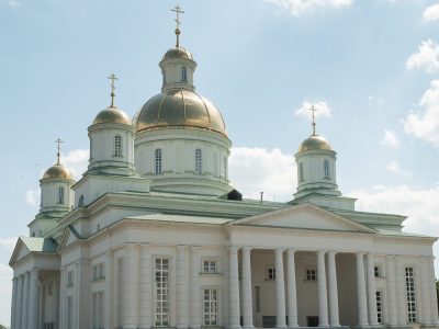 Пензенская епархия приглашает на богослужения в Спасском кафедральном соборе