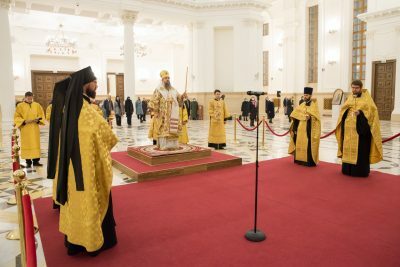 В канун Недели 21-й по Пятидесятнице митрополит Серафим совершил всенощное бдение в Спасском кафедральном соборе