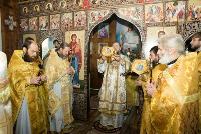 В день престольного праздника митрополит Серафим совершил литургию в молитвенном доме апостола Андрея Первозванного в Пензе