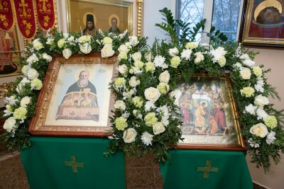 В день престольного праздника митрополит Серафим совершил литургию в храме святого Иоанна Кронштадтского