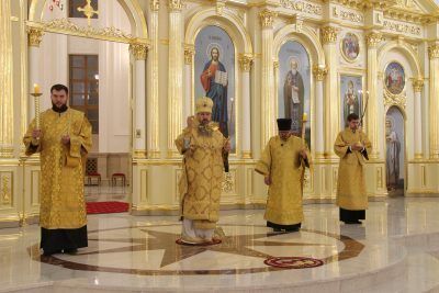 В канун Недели 32-й по Пятидесятнице митрополит Серафим совершил всенощное бдение в Спасском кафедральном соборе