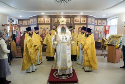 В день престольного праздника митрополит Серафим совершил литургию в храме Трех Святителей Вселенских в Пензе