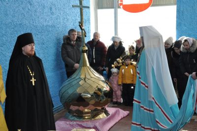 Митрополит Серафим совершил чин освящения креста и купола храма великомученика Георгия Победоносца в г. Кузнецк-12