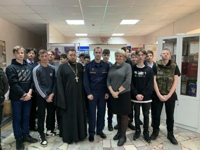 Школьникам православной гимназии преподали «Урок мужества» в УФСИН