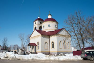 Митрополит Серафим освятил колокола для храма в честь всех святых, в земле Российской просиявших в селе Архангельское