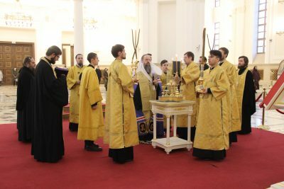 В канун Недели Торжества Православия митрополит Серафим совершил всенощное бдение в Спасском кафедральном соборе