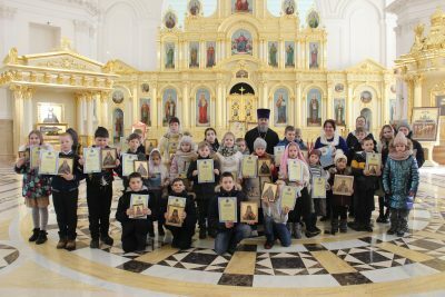 В Спасском соборе открыта выставка рисунка учащихся воскресных школ «Вифлеемские звездочки»