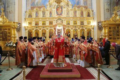 В понедельник Светлой седмицы митрополит Серафим совершил литургию в Вознесенском кафедральном соборе Кузнецка