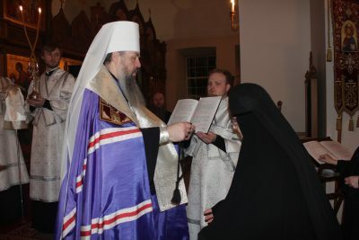 Митрополит Серафим совершил монашеский постриг в Троицком женском монастыре