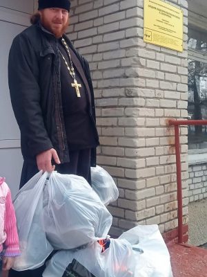 Школьники-беженцы из Донбасса получили помощь от Пензенской епархии
