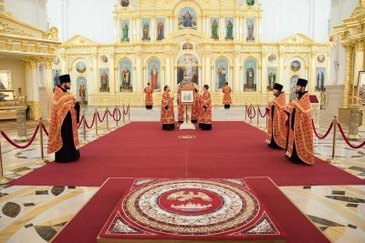 В канун Недели о слепом митрополит Серафим совершил всенощное бдение в Спасском кафедральном соборе
