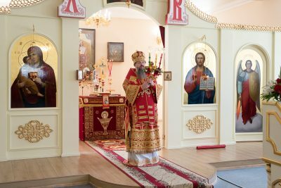 В день Антипасхи митрополит Серафим совершил литургию в Воскресенском храме при епархиальном управлении