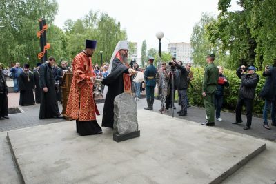 Митрополит Серафим совершил чин освящения первого камня в основание часовни памяти защитников Отечества