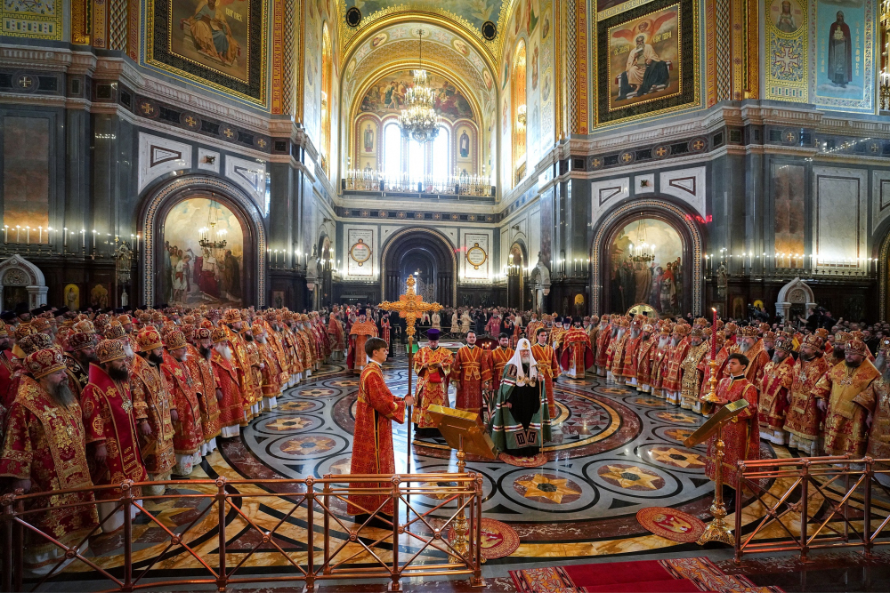 Митрополит Серафим сослужил Святейшему Патриарху Кириллу за литургией в Храме Христа Спасителя