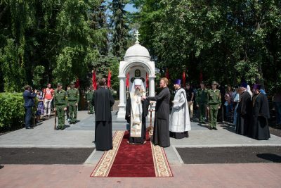 Митрополит Серафим совершил чин освящения часовни во имя святого благоверного князя Александра Невского в сквере «Журавли»