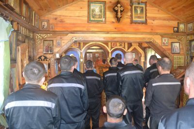 Протоиерей Антоний Шварев совершил Божественную литургию в исправительной колонии №7