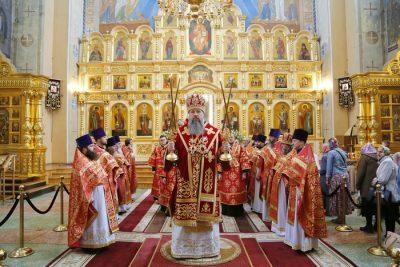 Митрополит Серафим совершил литургию в Вознесенском кафедральном соборе Кузнецка