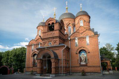 В день престольного праздника митрополит Серафим совершил литургию в Успенском соборе Пензы