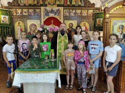 Михайло-Архангельский храм села Степановка посетили учащиеся местной общеобразовательной школы
