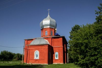 В Неделю 7-ю по Пятидесятнице митрополит Серафим совершил литургию в Троицкой церкви села Долгоруково