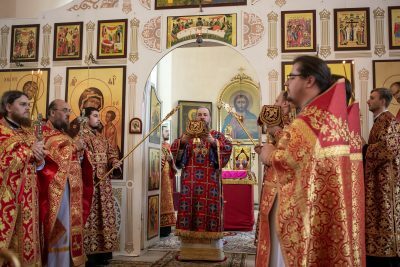 В день престольного праздника митрополит Серафим совершил литургию в Петропавловском храме Пензы