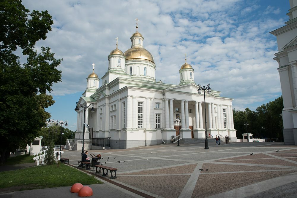 Сводный хор из 350 участников III Всероссийского хорового фестиваля исполнил песнопения литургии в Спасском соборе