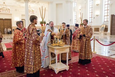 Накануне престольного праздника митрополит Серафим совершил всенощное бдение в Спасском кафедральном соборе