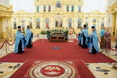 В канун Успения Пресвятой Богородицы митрополит Серафим совершил всенощное бдение в Спасском кафедральном соборе