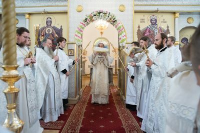 В праздник Преображения Господня митрополит Серафим совершил литургию в Спасо-Преображенском мужском монастыре