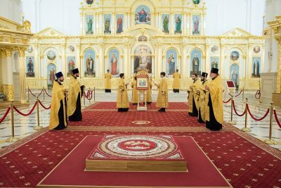 В канун Недели 14-й по Пятидесятнице митрополит Серафим совершил всенощное бдение в Спасском кафедральном соборе