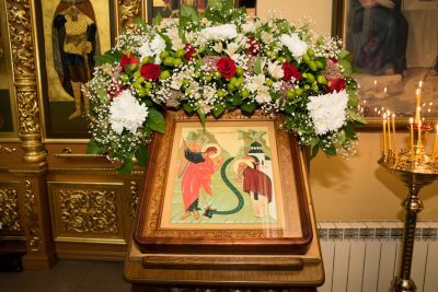 В престольный праздник митрополит Серафим совершил литургию в храме Архистратига Михаила в Пензе