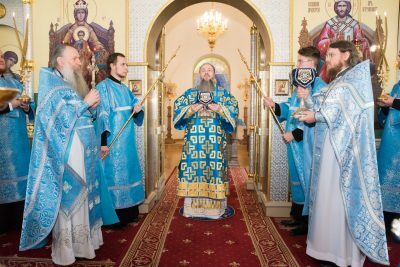 В праздник Рождества Пресвятой Богородицы митрополит Серафим совершил литургию в Спасо-Преображенском мужском монастыре