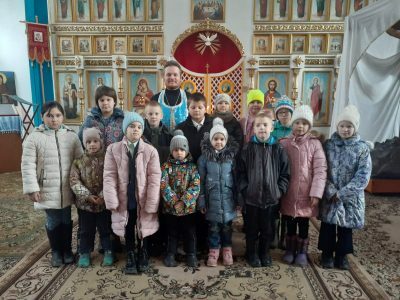 Священник рассказал школьникам о православной вере