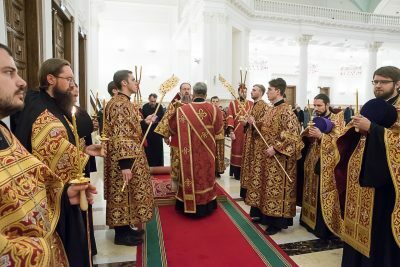 В канун дня памяти великомученицы Екатерины митрополит Серафим совершил всенощное бдение в Спасском кафедральном соборе