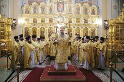 Митрополит Серафим возглавил литургию в Вознесенском кафедральном соборе Кузнецка и епархиальное собрание духовенства