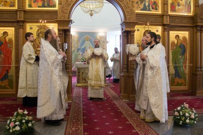 В день отдания праздника Рождества Христова митрополит Серафим совершил литургию в Троицком женском монастыре