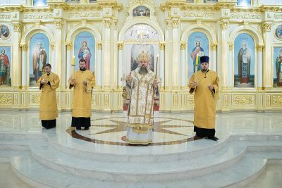 В канун Недели сыропустной митрополит Серафим совершил всенощное бдение в Спасском кафедральном соборе