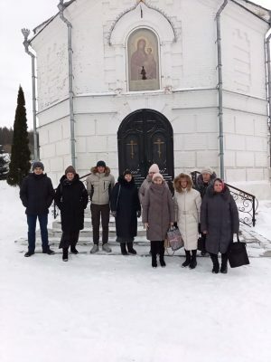 Пензенские паломники посетили Свято-Тихвинский Керенский мужской монастырь