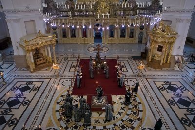 Митрополит Серафим совершил чин пассии в Спасском кафедральном соборе