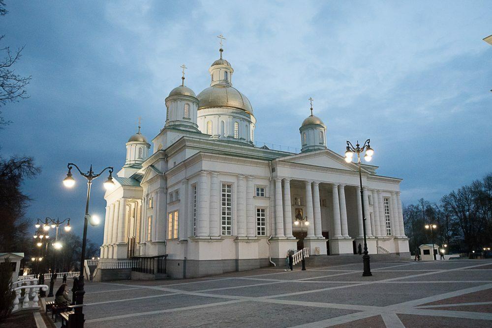 В канун Недели 4-й Великого поста митрополит Серафим совершил всенощное бдение в Спасском кафедральном соборе