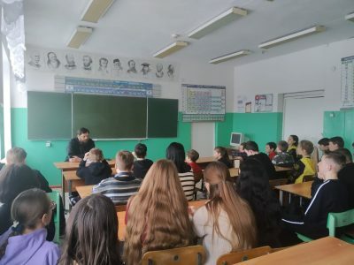Священник провел открытый урок для учащихся старших классов средней общеобразовательной школы села Вирга