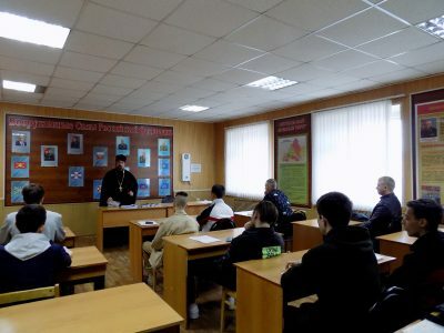 Иерей Михаил Земцов встретился с призывниками Бессоновского и Мокшанского районов