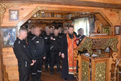 Священники поздравили с праздником Пасхи осужденных в исправительных колониях