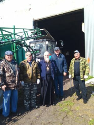 Протоиерей Александр Кондаков посетил крестьянско-фермерское хозяйство «Долгоруковское»